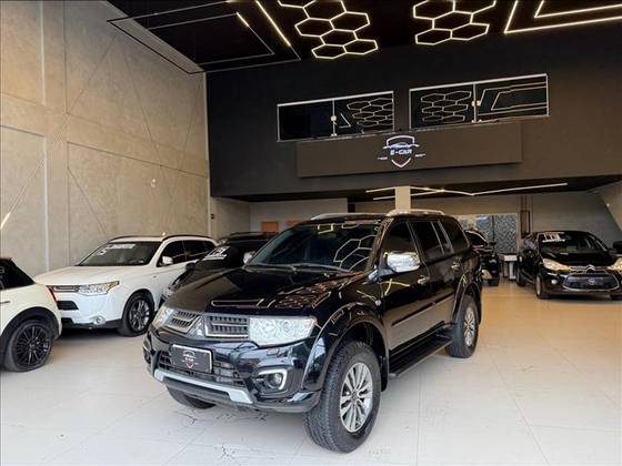 MITSUBISHI PAJERO 3.2 HPE 4X4 7 LUGARES 16V TURBO INTERCOOLER DIESEL 4P AUTOMÁTICO